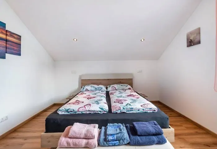 La Casa Dema Lägenhet Reisbach